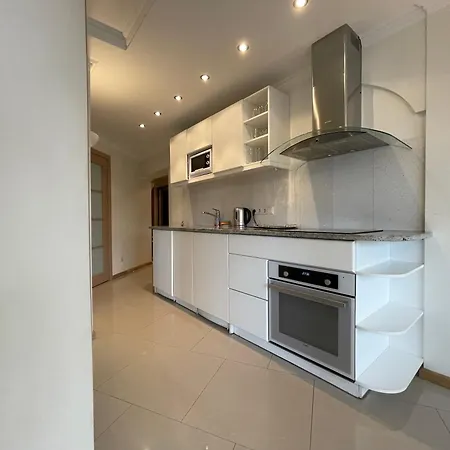 2 Bedroom Penthouse Park View 70m2 Free Parking Apartment