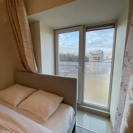 Apartment 2 Bedroom Penthouse Park View 70m2 Free Parking Riga