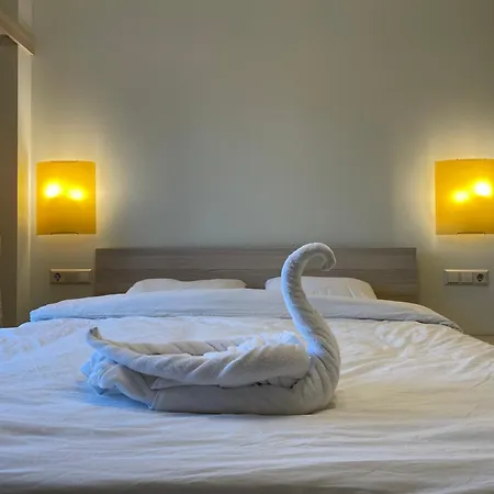 Apartment 2 Bedroom Penthouse Park View 70m2 Free Parking